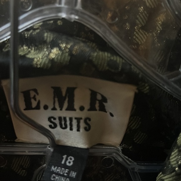E.M.R two piece suit 18 - Picture 3 of 4